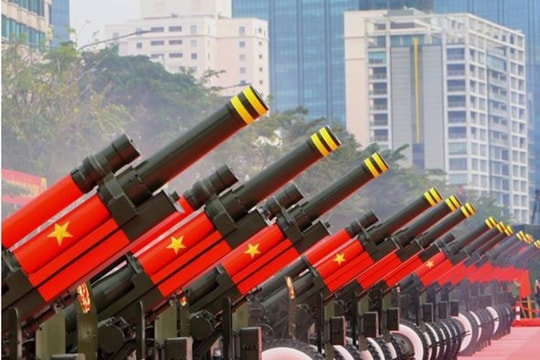 Dàn đại bác khai hỏa vang rền mở màn Lễ kỷ niệm 50 năm Ngày giải phóng miền Nam