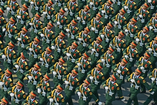 Ngắm các khối diễu binh từ trên cao