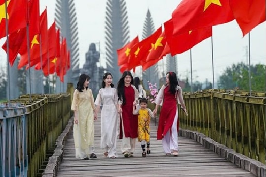 Lễ Thượng cờ “Thống nhất non sông” tại đôi bờ Hiền Lương - Bến Hải