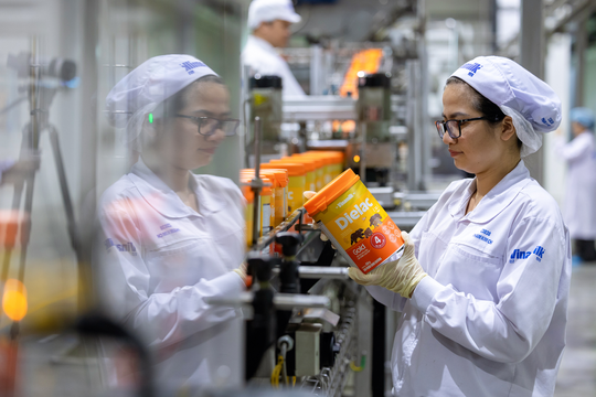 Thị trường nước ngoài lần đầu tiên đóng góp trên 20% doanh thu của Vinamilk