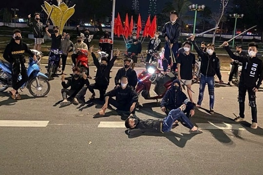 Khởi tố 17 đối tượng gây rối trật tự công cộng