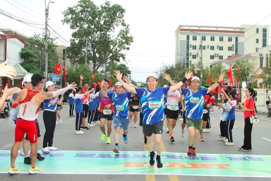 2.000 người tham gia Giải chạy bán Marathon mở rộng tại Hải Phòng