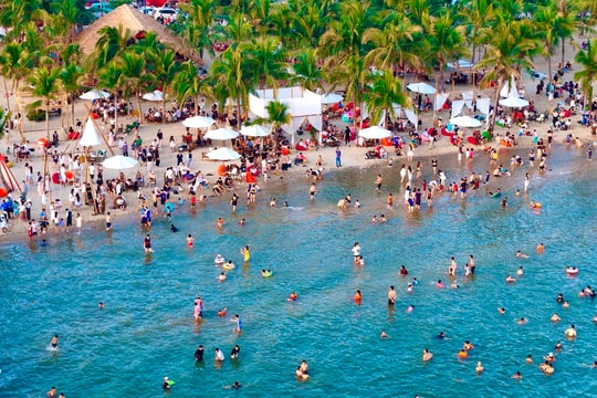 Quảng Ninh hút hơn 1,1 triệu lượt khách dịp 30/4 - 1/5