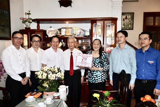 Bí thư Thành ủy Hải Phòng tri ân nguyên lãnh đạo thành phố