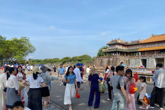 Huế đón 351.000 lượt khách, doanh thu ước đạt 730 tỷ đồng dịp lễ 30/4-01/5