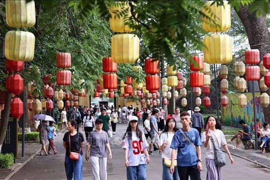 Du lịch Việt Nam ước phục vụ khoảng 10,5 triệu lượt khách dịp nghỉ lễ 30/4 - 01/5