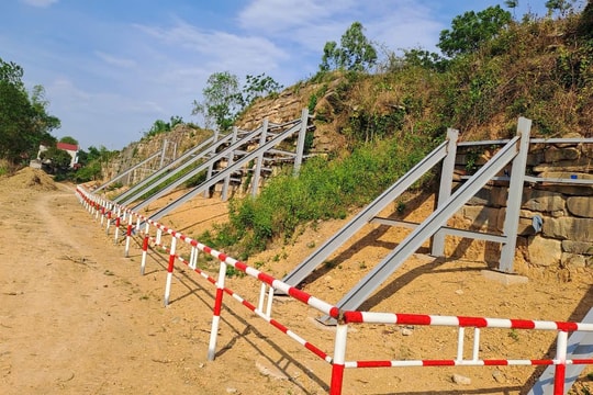 Giải cứu nhiều đoạn tường thành nguy cơ sập tại Thành nhà Hồ