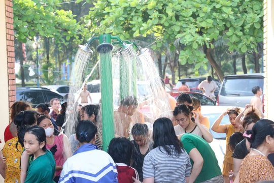 Khách du lịch phàn nàn về dịch vụ tại biển Cửa Lò, chính quyền nói gì?