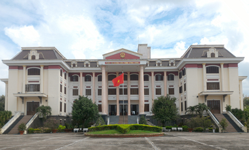 Thông tin Thẩm phán TAND tỉnh Vĩnh Long triệu tập đương sự vụ này nhưng xử vụ khác là bịa đặt