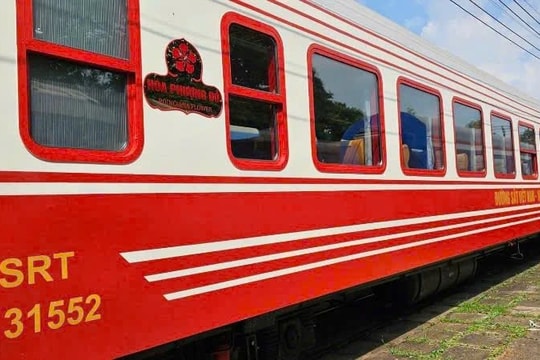 Tàu Hoa Phượng Đỏ: Trải nghiệm sang trọng trên tuyến Hà Nội - Hải Phòng