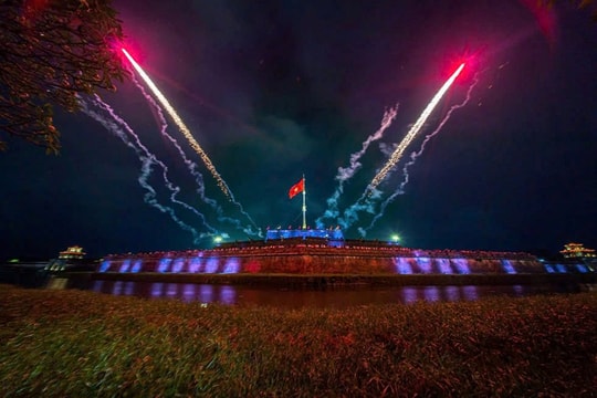 Trung tâm Bảo tồn Di tích Cố đô Huế xin lỗi sau màn bắn hỏa pháo gây nguy hiểm cho người xem