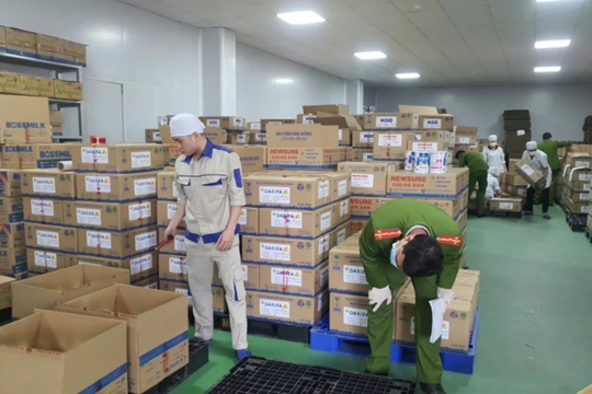 Hà Nội ra quân xử lý nghiêm các cơ sở kinh doanh sữa, thực phẩm bảo vệ sức khỏe giả