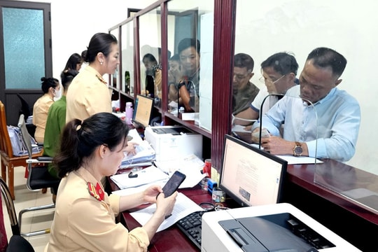 Thủ tướng Chính phủ yêu cầu tập trung thực hiện sắp xếp tổ chức bộ máy và đơn vị hành chính