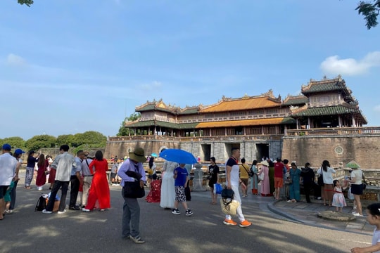 TP.Huế: Xử lý nghiêm tình trạng chèo kéo, ăn xin, bảo kê tại các điểm du lịch