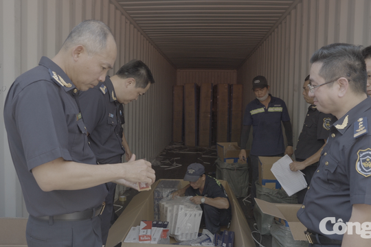 Khởi tố vụ buôn lậu hơn 250.000 bao thuốc lá tại TP. Hồ Chí Minh