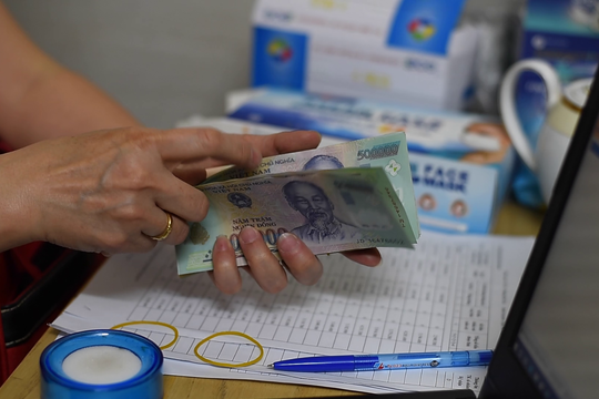 Đề xuất giao UBND cấp tỉnh quyết định lương tối thiểu vùng