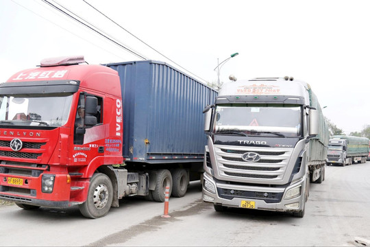 Lạng Sơn thu phí hạ tầng cửa khẩu theo quy định mới
