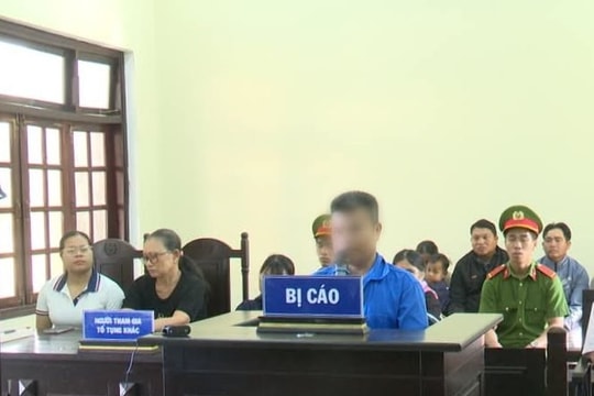 Cán bộ địa chính xã làm giả giấy tờ, nhận hối lộ