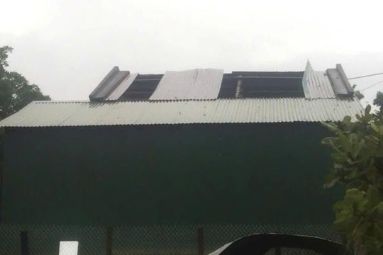 Gia Lai: Mưa to, gió mạnh kèm lốc xoáy gây thiệt hại nhà dân
