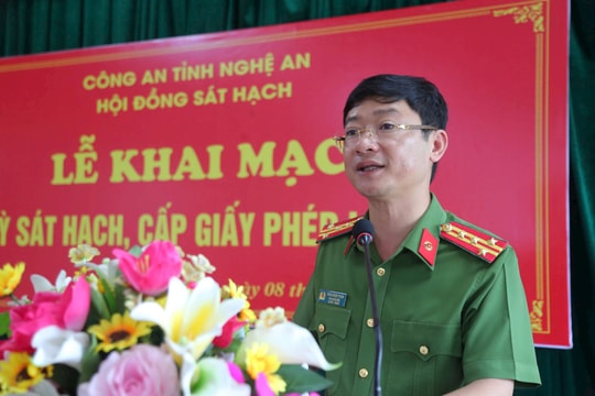 Công an tỉnh Nghệ An lần đầu tiên tổ chức sát hạch và cấp giấy phép lái xe