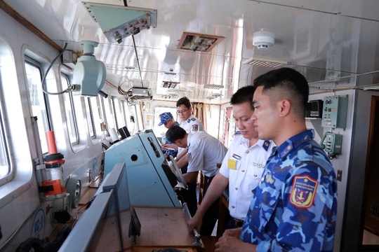 BTL Vùng Cảnh sát biển 4 kiểm tra kỹ năng nhân viên kỹ thuật