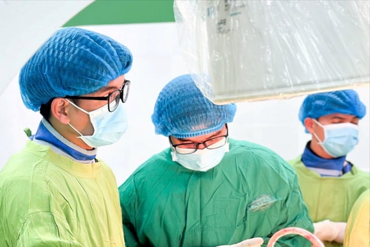 Nối thành công bàn chân bị đứt lìa do tai nạn giao thông