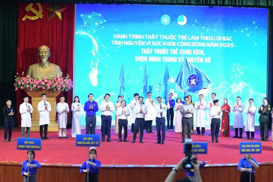 Thầy thuốc trẻ xung kích, vươn mình trong kỷ nguyên số