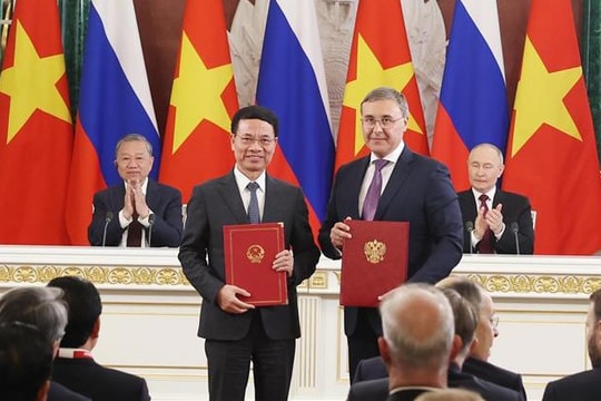 Tổng Bí thư Tô Lâm và Tổng thống Nga Putin chứng kiến trao các văn kiện hợp tác