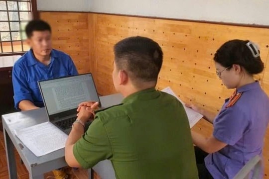 Cựu Phó Chủ tịch xã lừa dân lấy hàng trăm triệu đồng