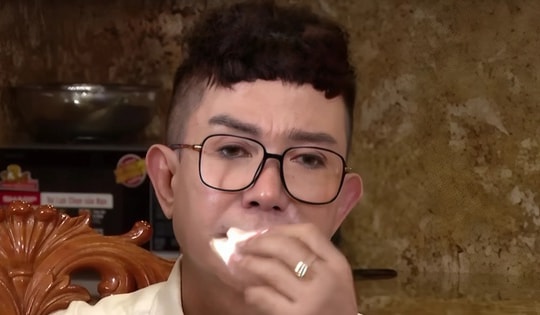 Long Nhật tuyên bố từ chức Chủ tịch Hội đồng giám khảo 2 cuộc thi