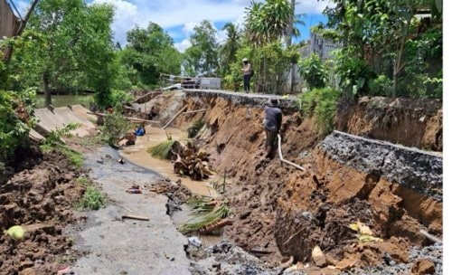 Cần Thơ sạt lở nghiêm trọng đường nông thôn