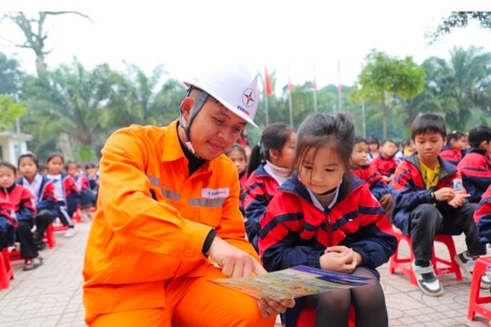 PC Hà Tĩnh: Kiên trì, bền bỉ vì một cộng đồng tiết kiệm điện