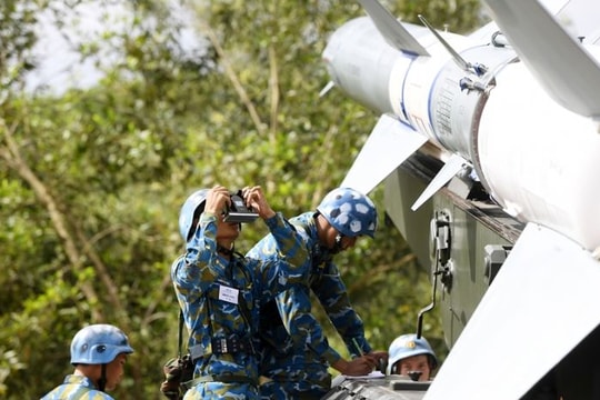 Bổ sung chế độ, chính sách đối với sĩ quan chuyển ngành