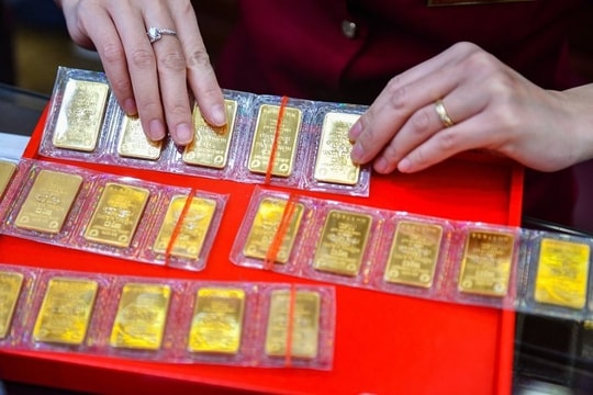 Giá vàng hôm nay 15/5: Có thể đạt 121 triệu đồng/lượng
