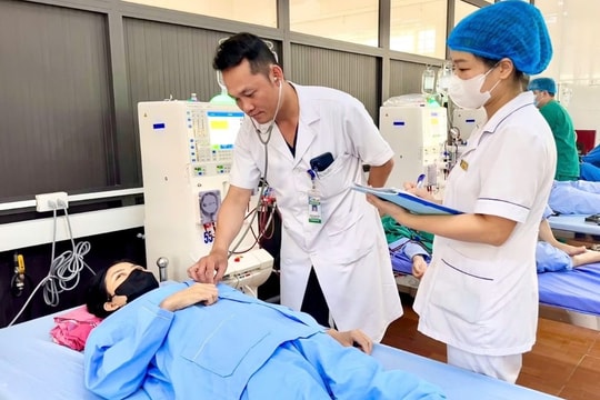 Hành trình làm mẹ phi thường của người phụ nữ suy thận giai đoạn cuối