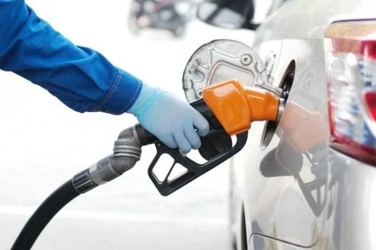 Giá xăng, dầu đồng loạt đảo chiều tăng trở lại