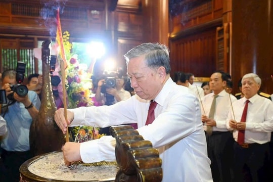 Tổng Bí thư Tô Lâm dâng hương tưởng niệm Chủ tịch Hồ Chí Minh tại Khu Di tích Kim Liên
