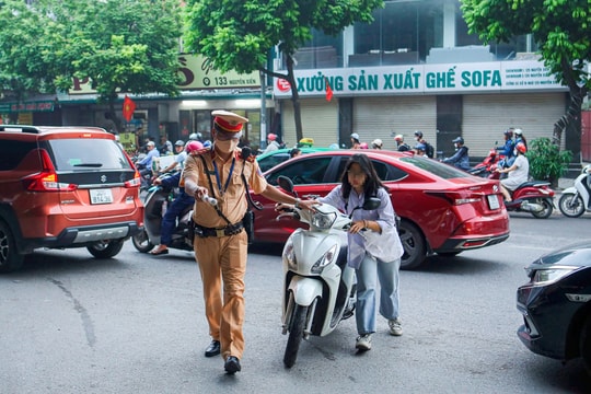 Hà Nội tăng cường triển khai Luật Trật tự, an toàn giao thông đường bộ