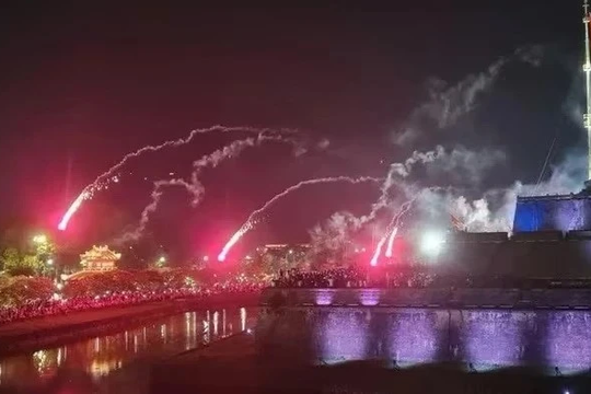 Chủ tịch UBND TP Huế chỉ đạo vụ bắn hỏa pháo tại Kỳ Đài Huế