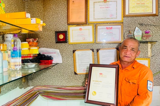 Chuyện người đàn ông khuyết tật làm mới những con đường