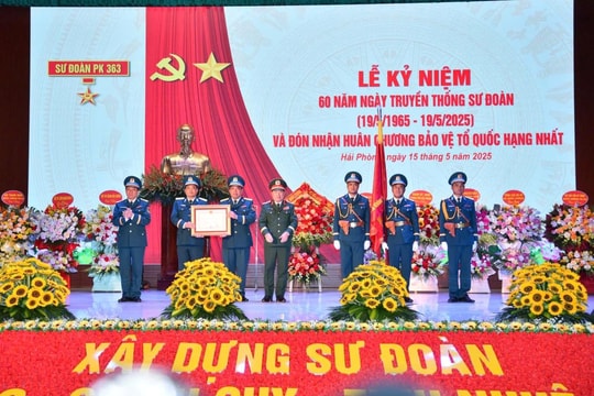 Sư đoàn 363 đón nhận Huân chương Bảo vệ Tổ quốc hạng Nhất