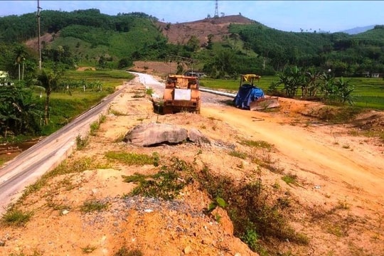 Dự án đường tránh Tây Di Lăng ở Quảng Ngãi "đắp chiếu" vì vướng mặt bằng
