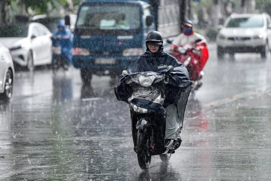 Thời tiết hôm nay 17/5: Bắc Bộ có nơi mưa to đến rất to