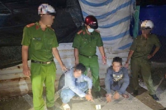 Bình Thuận: Công an mật phục tóm gọn hai đối tượng tàng trữ trái phép chất ma túy