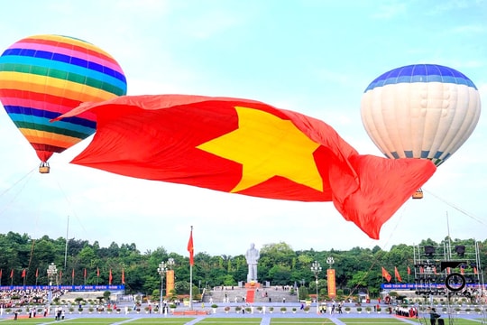 Một lá cờ – triệu tấm lòng – khởi đầu từ quê hương Bác