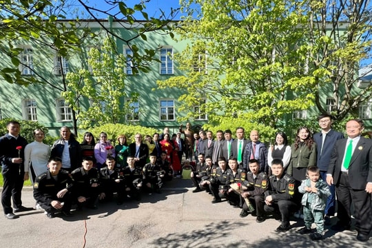 Kỷ niệm 135 ngày sinh Chủ tịch Hồ Chí Minh tại Trường Đại học Quốc gia Saint-Petersburg, Liên bang Nga
