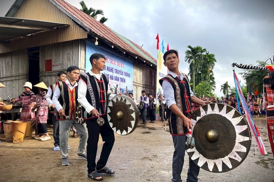 Vân Canh tổ chức sự kiện văn hóa - du lịch 2025, lập hồ sơ di sản không gian cồng, chiêng, trống của người Chăm Hroi
