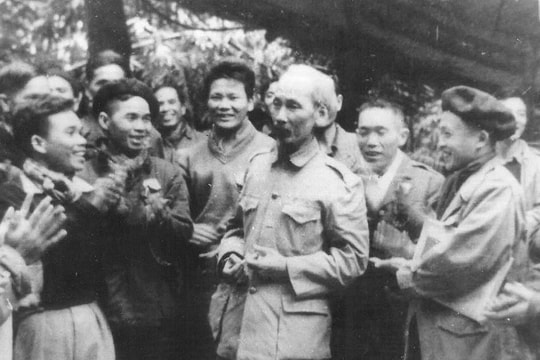 Thực hành liêm chính của người đứng đầu - Vấn đề gốc rễ trong phòng, chống tham nhũng, tiêu cực hiện nay