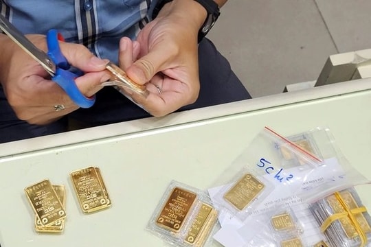 Giá vàng hôm nay 20/5: Bất ngờ đi ngang