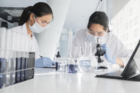 Tạo điều kiện để nữ trí thức tham gia nghiên cứu, phát triển khoa học công nghệ